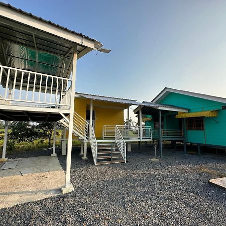 Homestay Denai Harummanis S4 Simpang Empat  Exterior photo